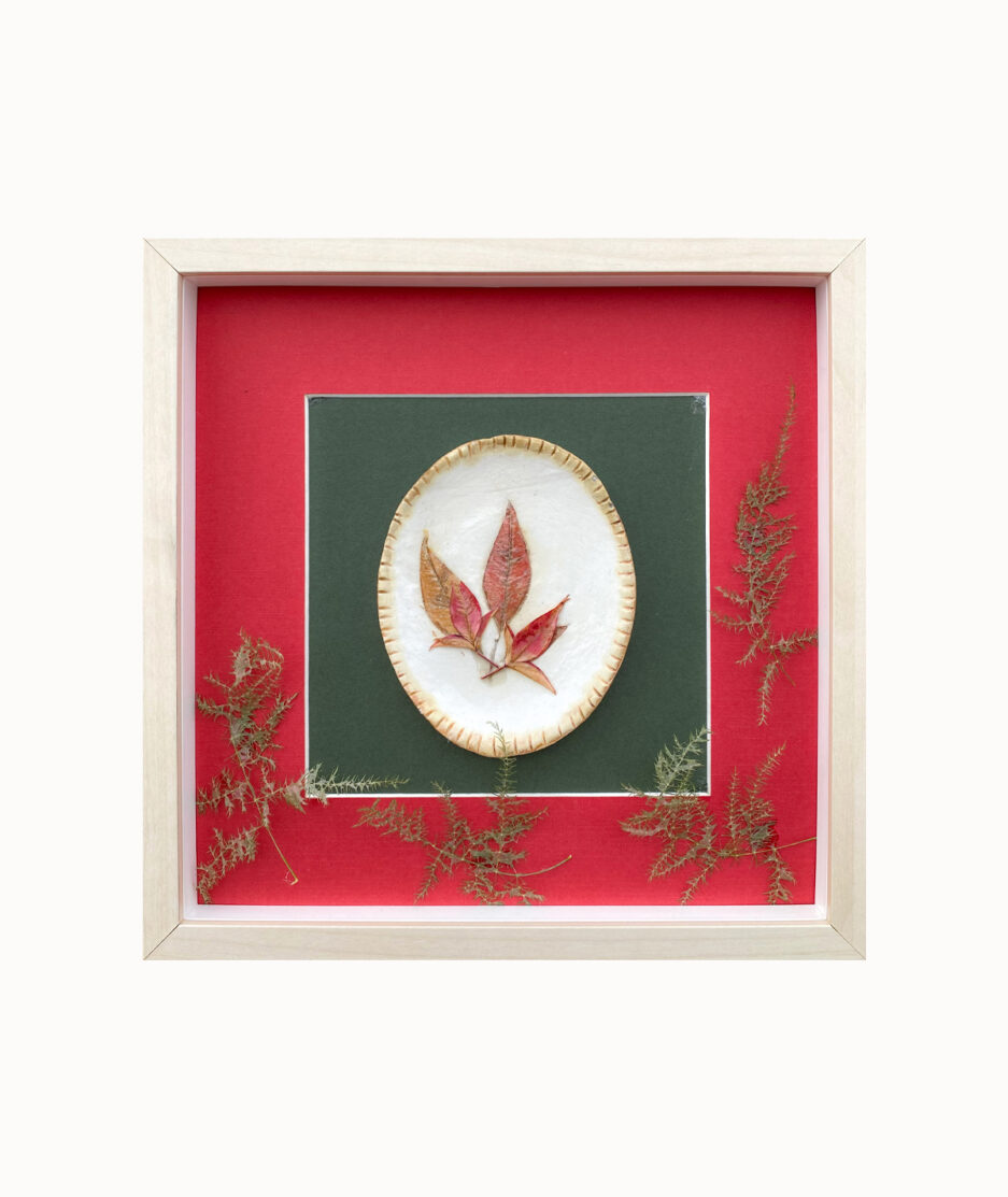 Wall Decor: Ceramic Plate - Dried Leaf Print