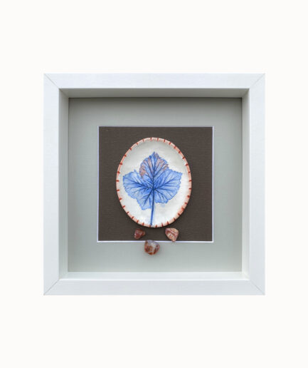 Wall Decor: Natural Stone - Ceramic Leaf Print