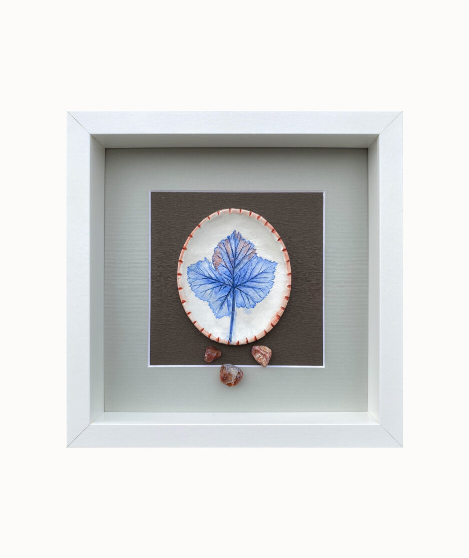 Wall Decor: Natural Stone - Ceramic Leaf Print