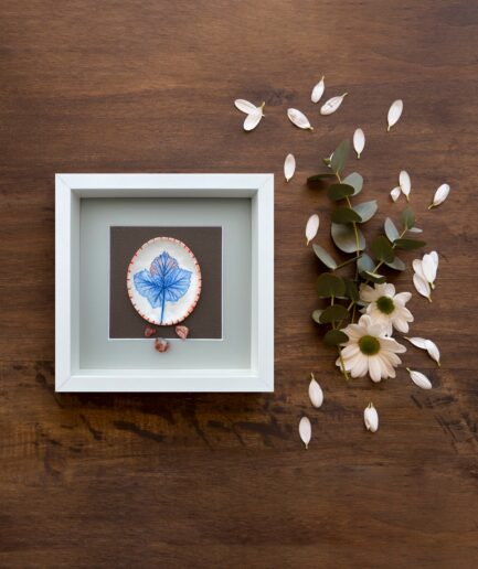 Wall Decor: Natural Stone - Ceramic Leaf Print